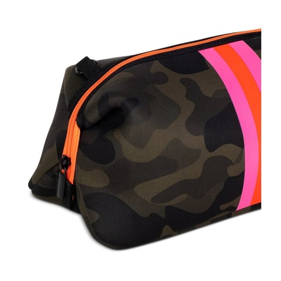 Haute Shore Kyle Showoff | Camo Neoprene Toiletry Bag - Picture 3 of 3